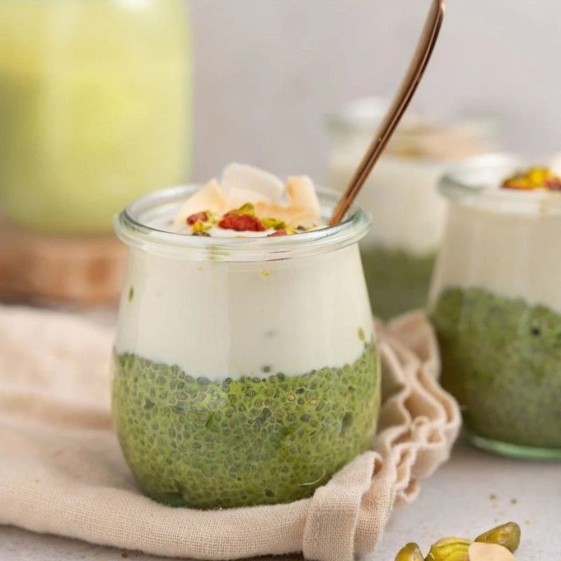 Chiapudding gemaakt van pistachemelk