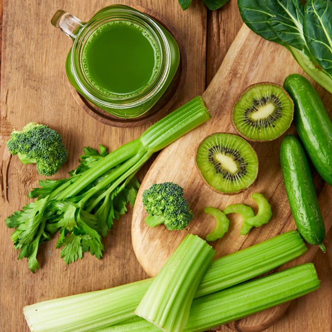 Mit einem hochwertigen Juicer lässt sich selbst Sellerie einfach entsaften