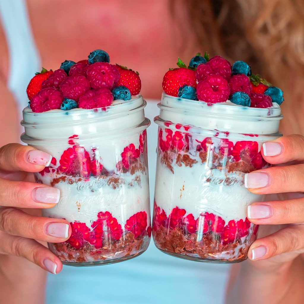 HEALTHY RASPBERRY TIRAMISU OATMEAL