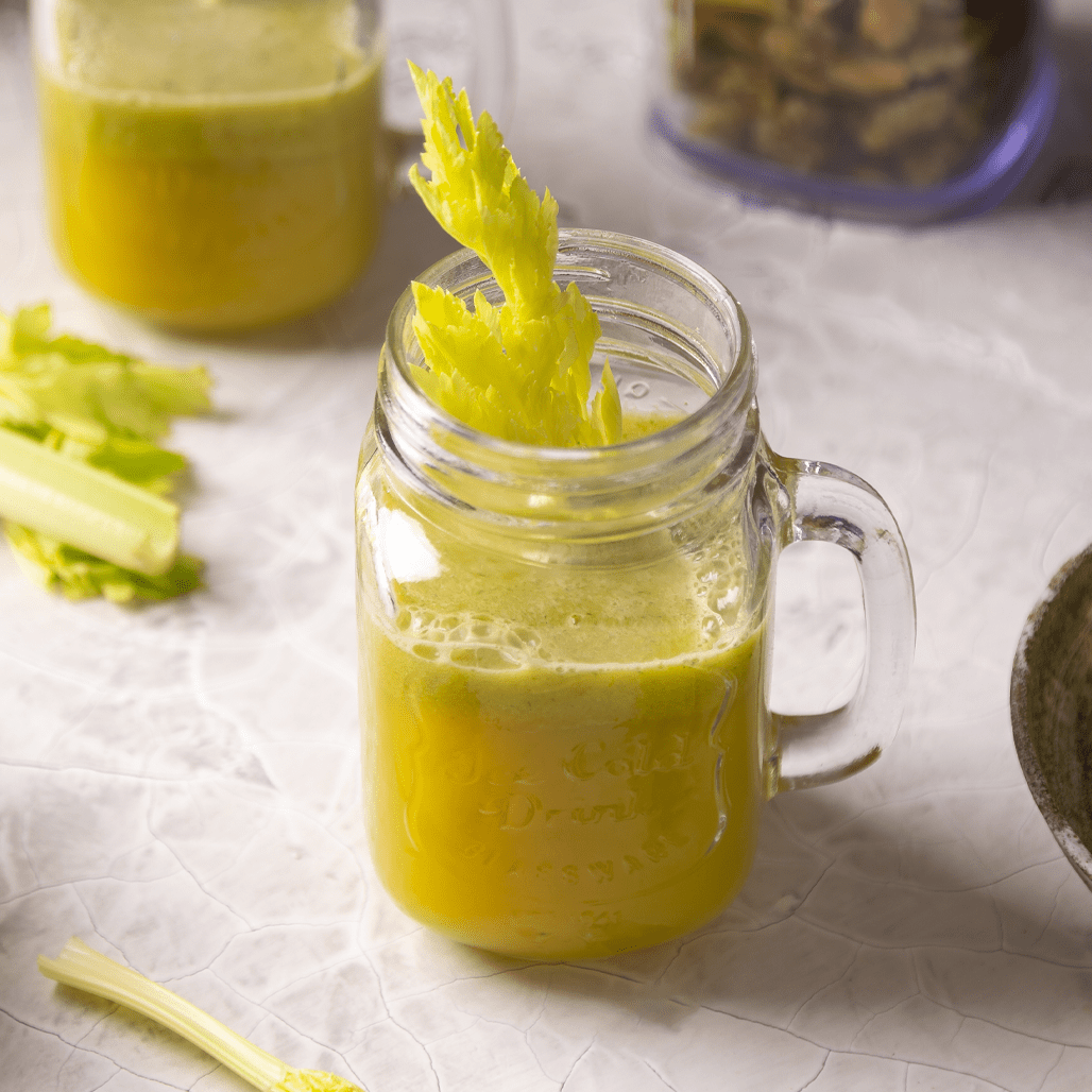 Grüner Mango-Sellerie-Saft - Kuvings Deutschland