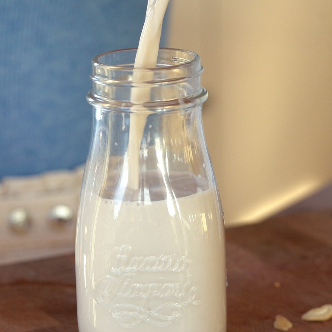 Hausgemachte Nussmilch
